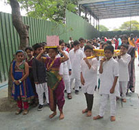Children dressed as Warkaris
